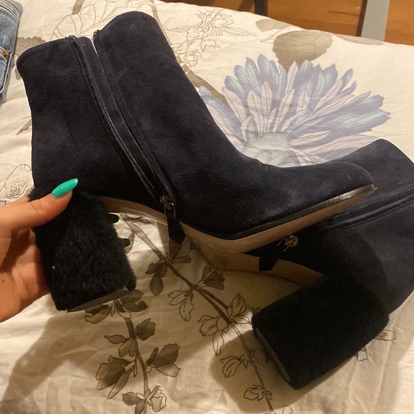 Miu Miu!! Cutest fur heel boots , navy - Picture 4 of 5